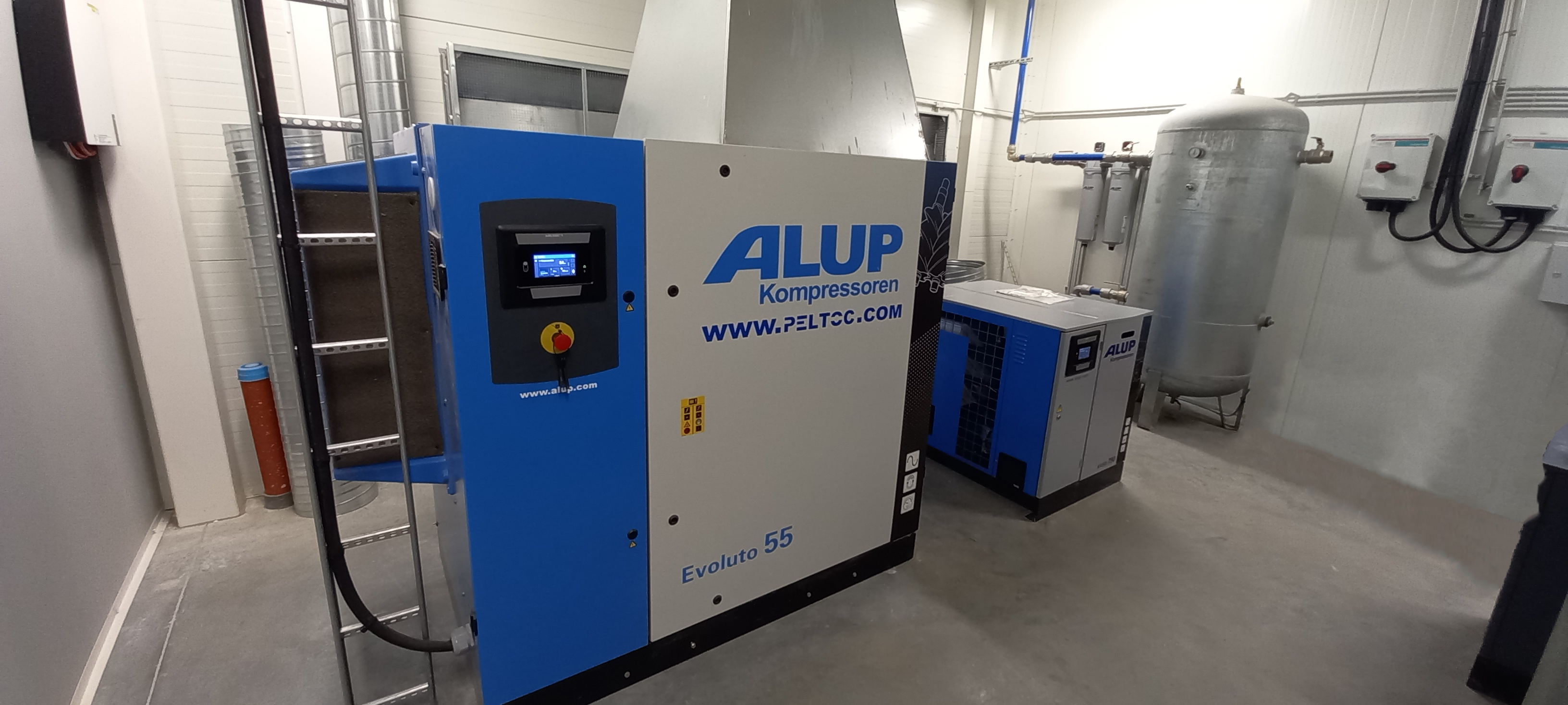 Screw compressors and compressed air accessories